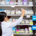 家门口的药店,为什么越开越多?