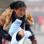 14年前，那个感动中国的“春运妈妈”近况曝光，但怀中的孩子已离世…