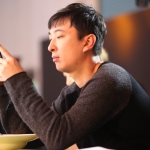 王健林结清了全部债务,70岁二次创业,手把手带儿子走江湖了